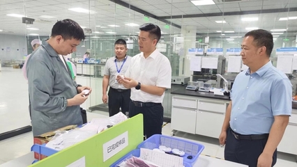 鐘山縣政府與臻業(yè)誠產(chǎn)研院聯(lián)合開展賀州企業(yè)服務(wù)調(diào)研，助力實(shí)體經(jīng)濟(jì)新發(fā)展